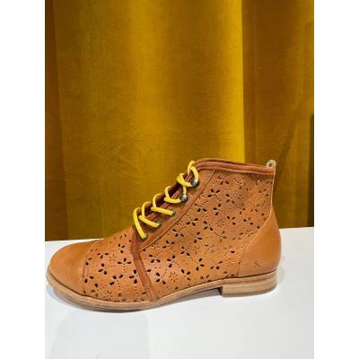 ANITA FLOWERS TAN
